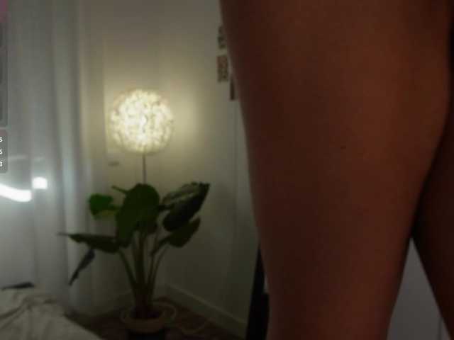 HelloKikky live cam on BongaCams