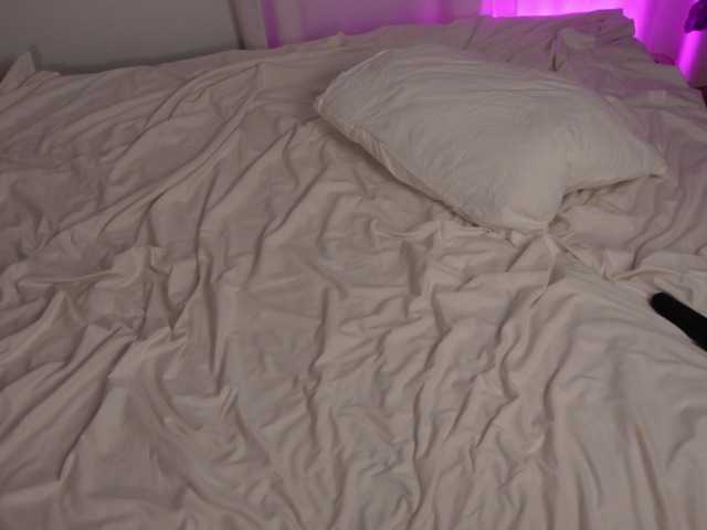 HelloKikky live cam on BongaCams