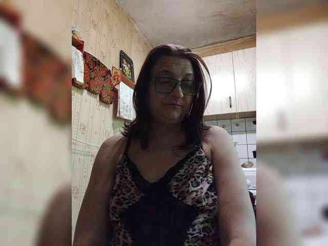 Milisenta's cam show statistics and live stream