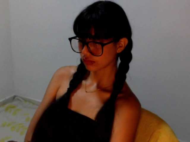 meganmiauu live cam on BongaCams