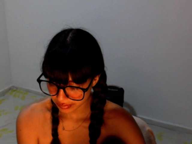 meganmiauu live cam on BongaCams
