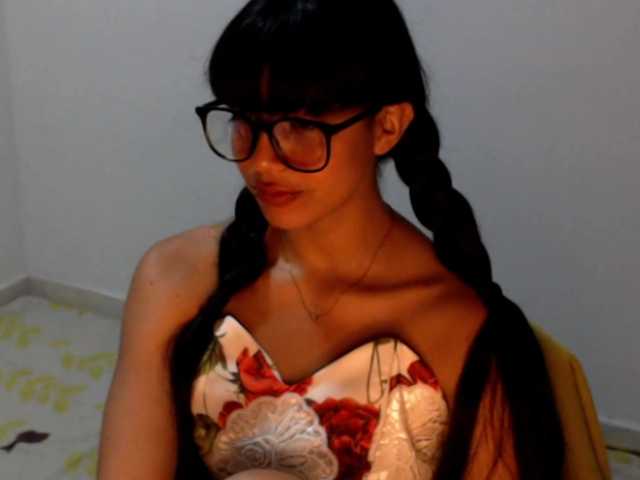 meganmiauu live cam on BongaCams