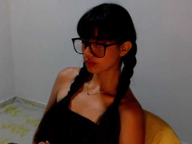meganmiauu live cam on BongaCams