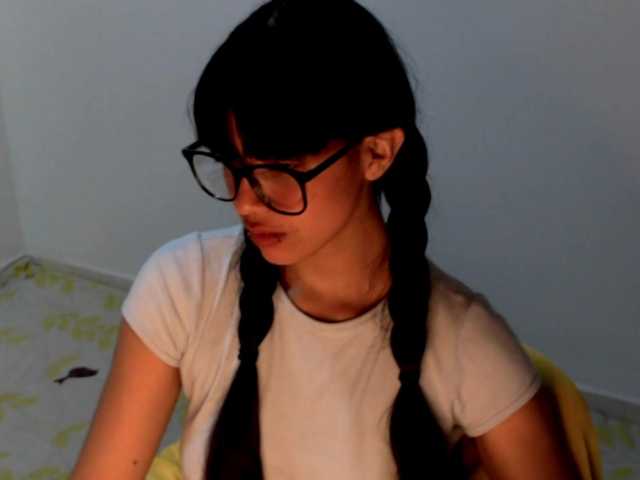 meganmiauu live cam on BongaCams