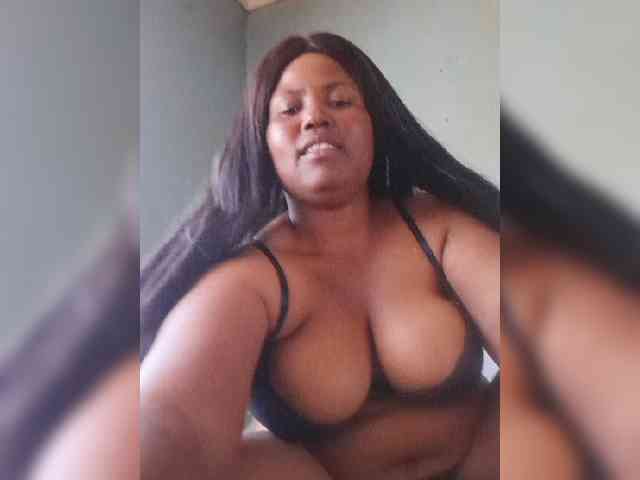 lovely310 Live Webcam on BongaCams