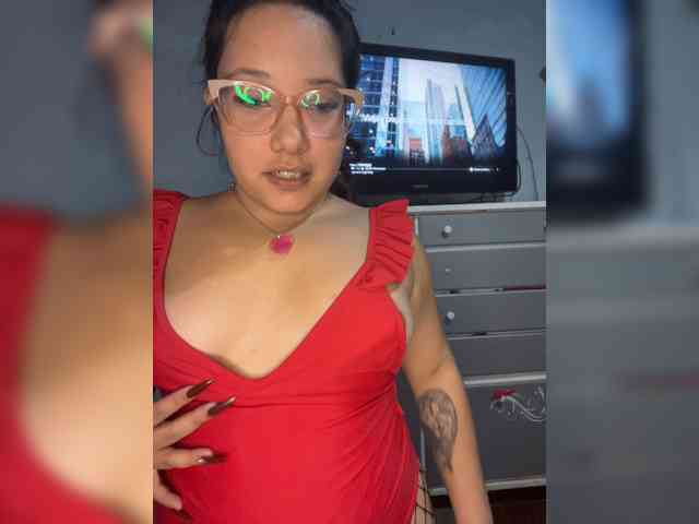 aura22 Live Webcam on BongaCams