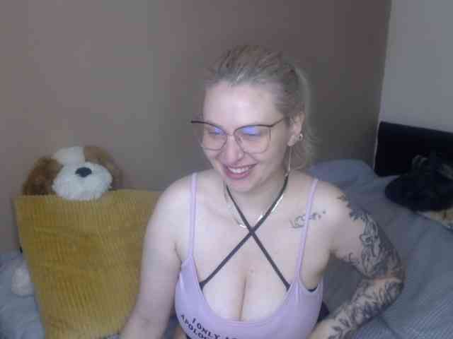BlueIvy69 webcam