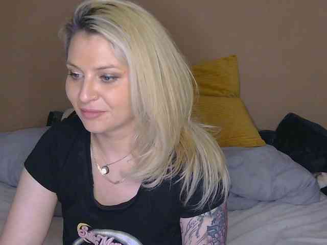 BlueIvy69 webcam