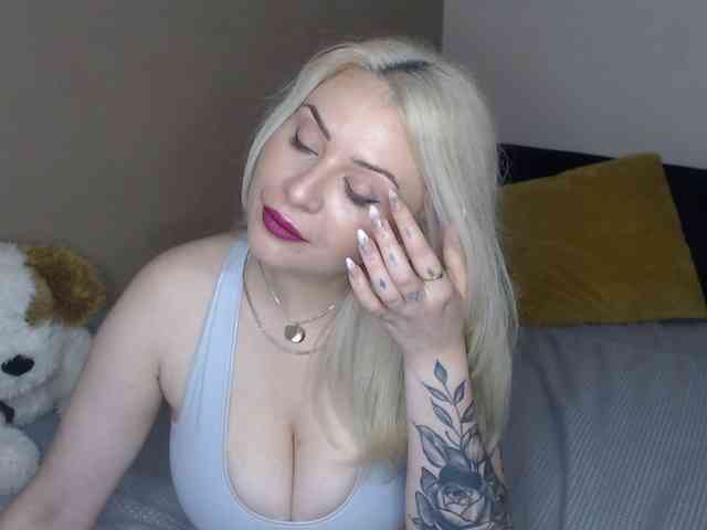 BlueIvy69 webcam