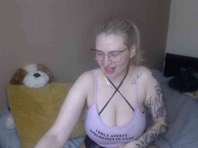 BlueIvy69 webcam
