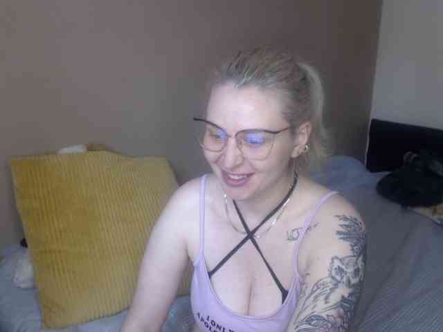 BlueIvy69 webcam