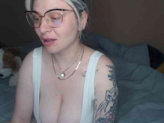 BlueIvy69 webcam
