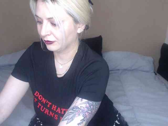 BlueIvy69 webcam