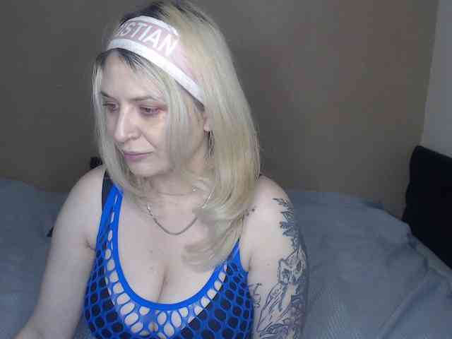 BlueIvy69 webcam