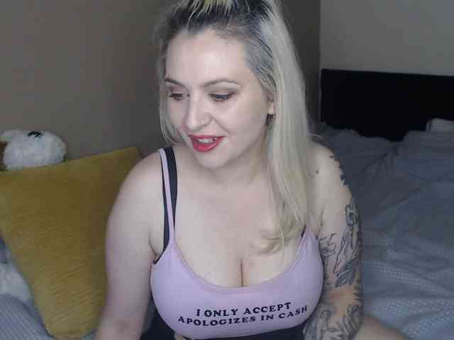 BlueIvy69 webcam