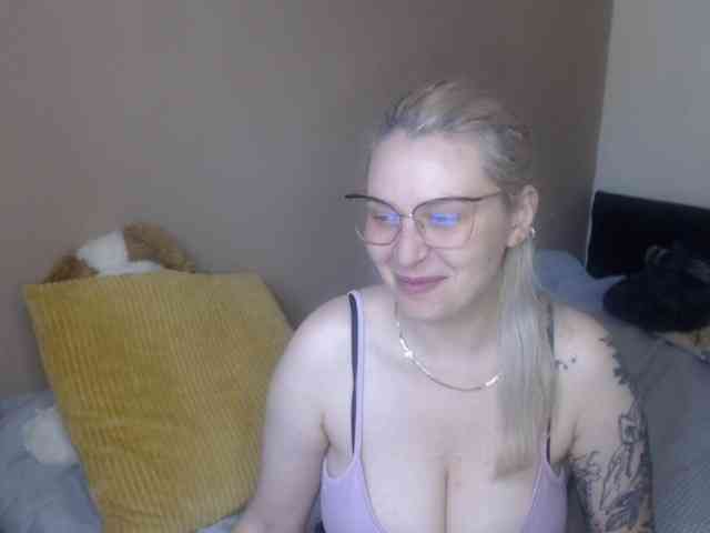 BlueIvy69 webcam