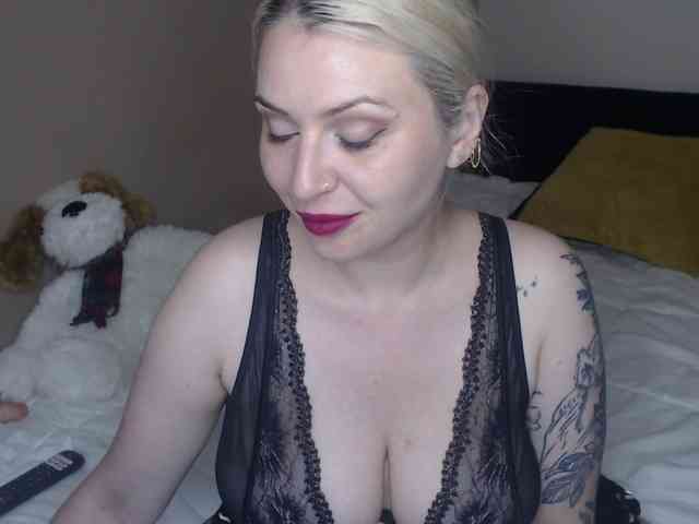 BlueIvy69 webcam