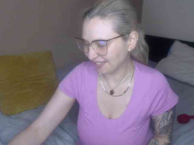 BlueIvy69 webcam