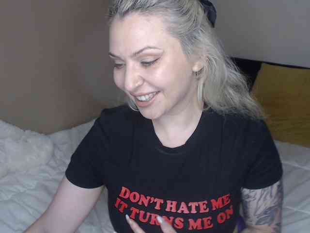 BlueIvy69 webcam