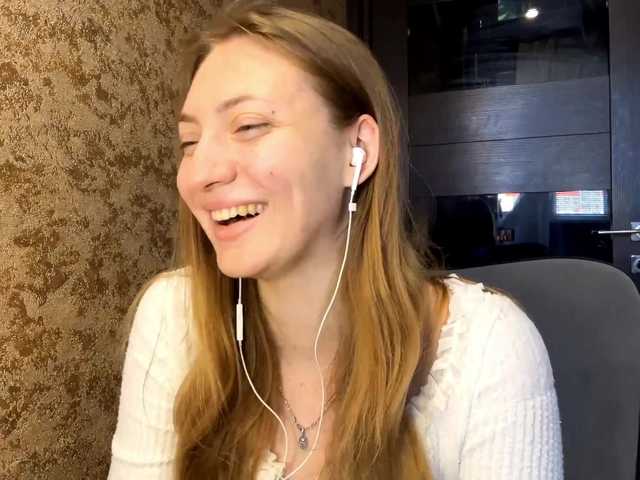 MyrticeDollen live cam on BongaCams
