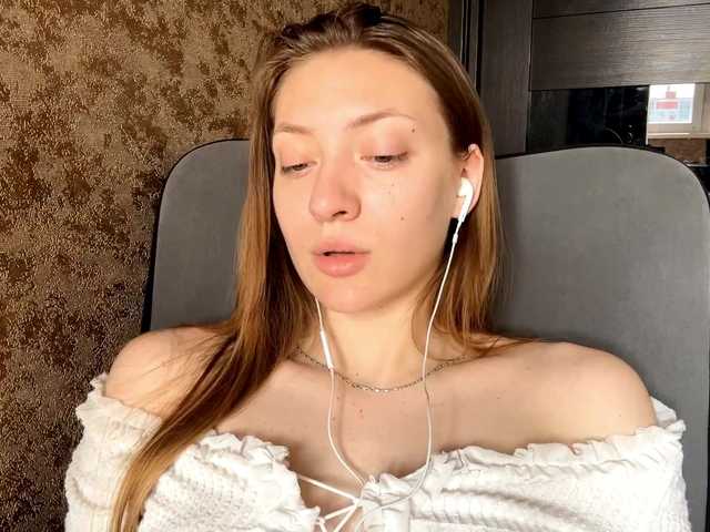MyrticeDollen live cam on BongaCams