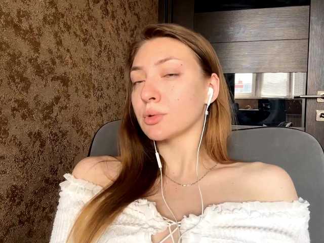 MyrticeDollen live cam on BongaCams