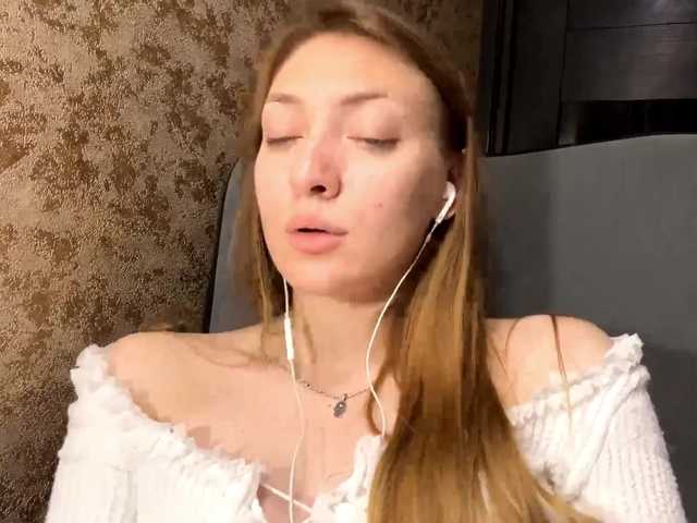MyrticeDollen live cam on BongaCams