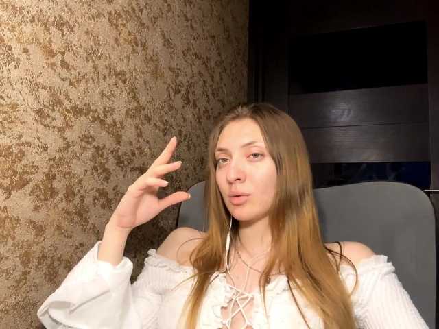 MyrticeDollen live cam on BongaCams