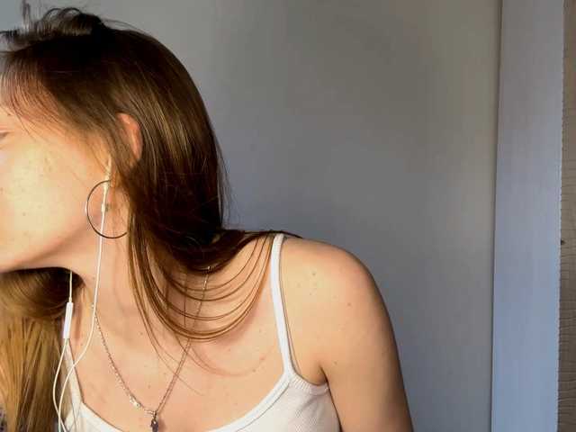 MyrticeDollen live cam on BongaCams