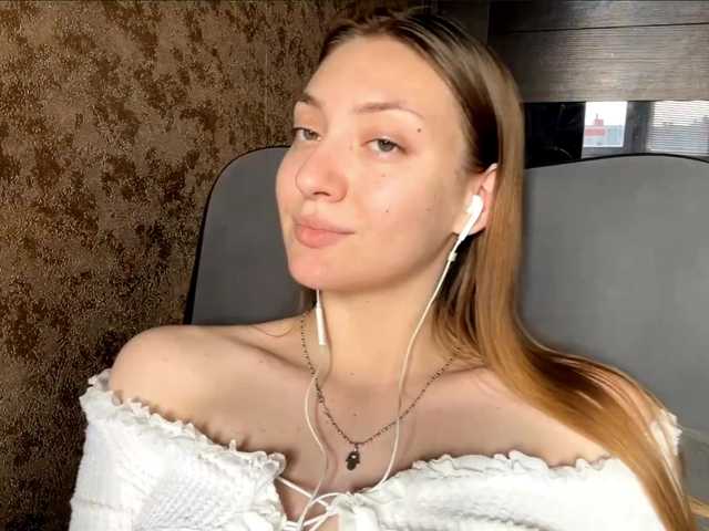 MyrticeDollen live cam on BongaCams