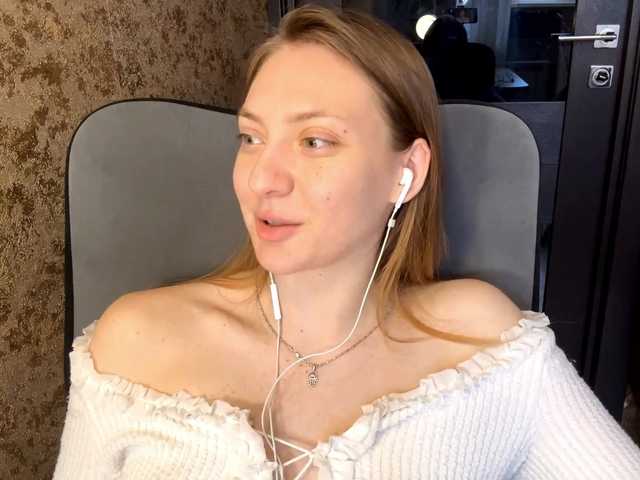 MyrticeDollen live cam on BongaCams