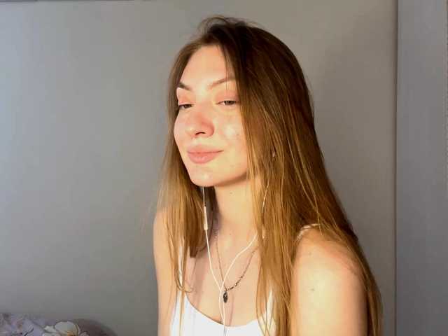 MyrticeDollen live cam on BongaCams
