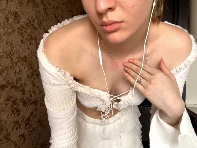 MyrticeDollen live cam on BongaCams