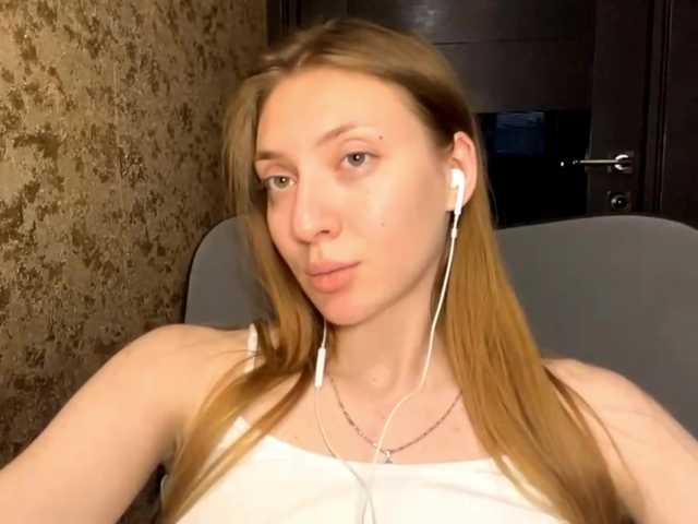 MyrticeDollen live cam on BongaCams