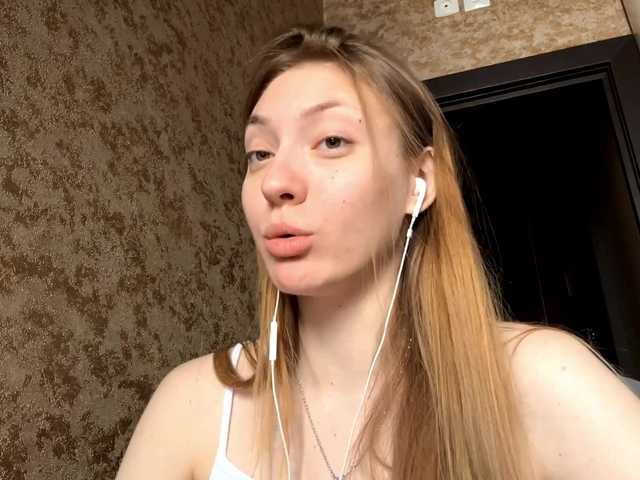 MyrticeDollen live cam on BongaCams