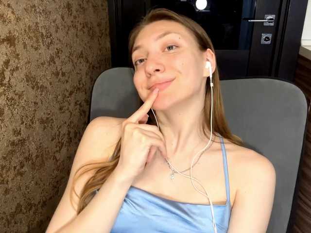 MyrticeDollen live cam on BongaCams