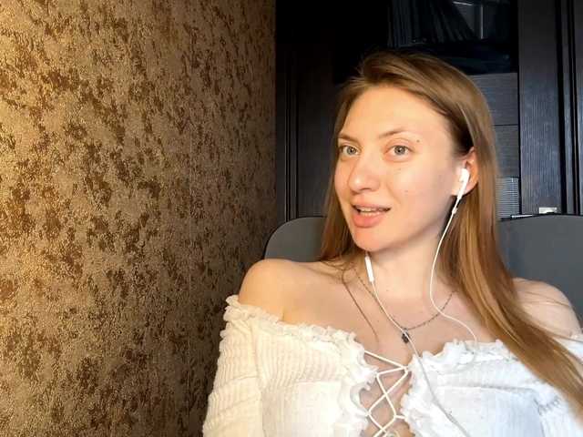MyrticeDollen live cam on BongaCams