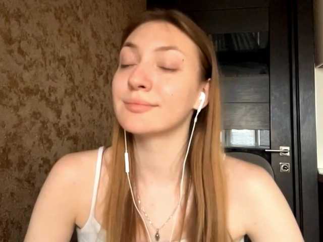 MyrticeDollen live cam on BongaCams