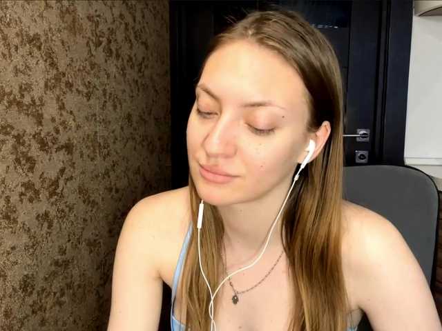 MyrticeDollen live cam on BongaCams