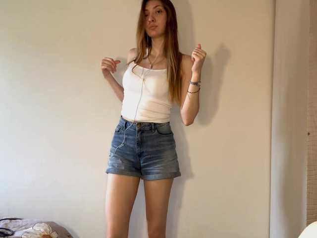 MyrticeDollen live cam on BongaCams
