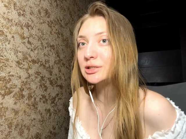 MyrticeDollen live cam on BongaCams