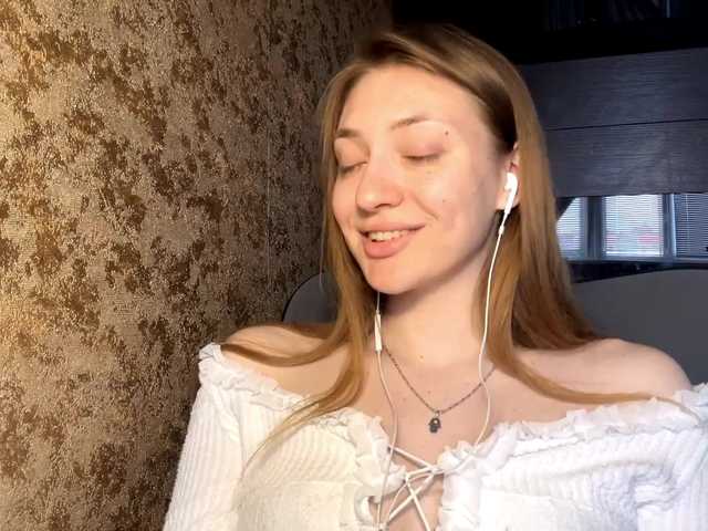 MyrticeDollen live cam on BongaCams