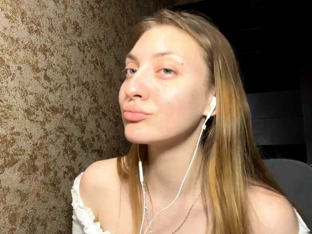 MyrticeDollen live cam on BongaCams