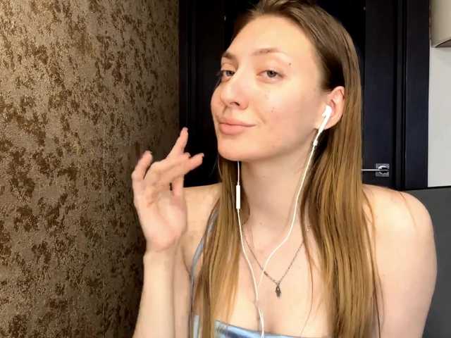 MyrticeDollen live cam on BongaCams