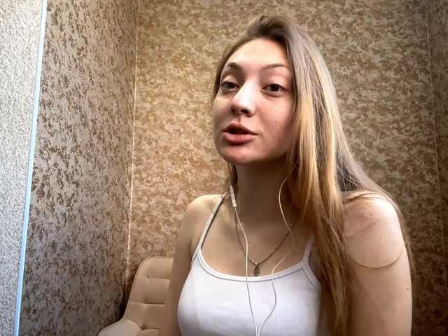 MyrticeDollen live cam on BongaCams