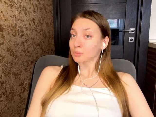 MyrticeDollen live cam on BongaCams
