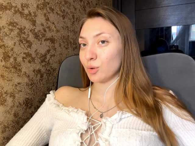 MyrticeDollen live cam on BongaCams