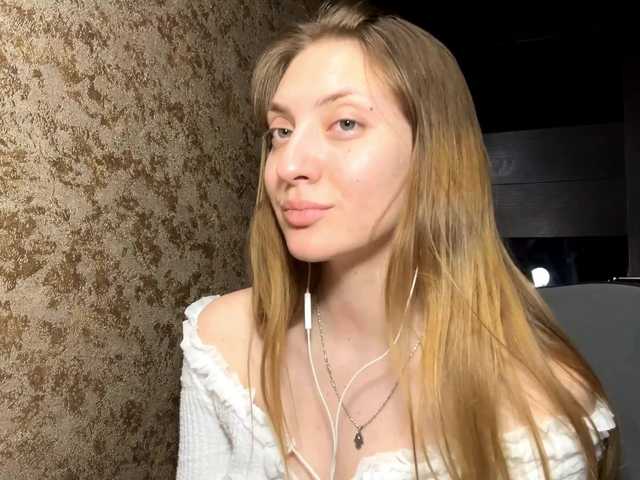 MyrticeDollen live cam on BongaCams