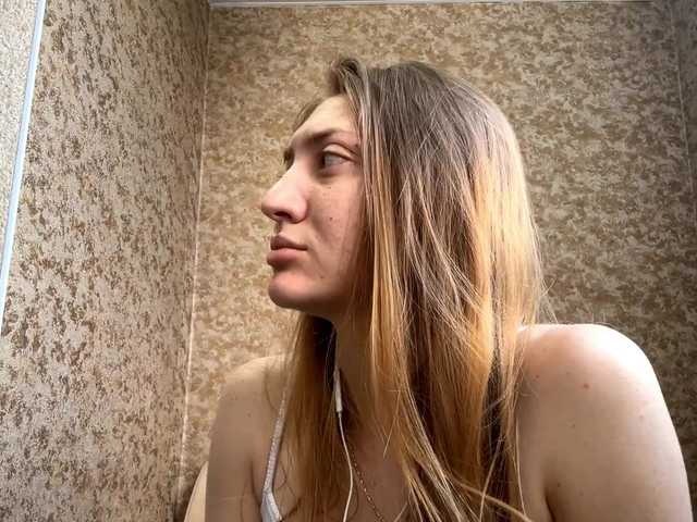 MyrticeDollen live cam on BongaCams