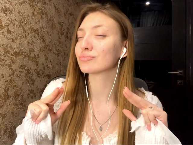 MyrticeDollen live cam on BongaCams